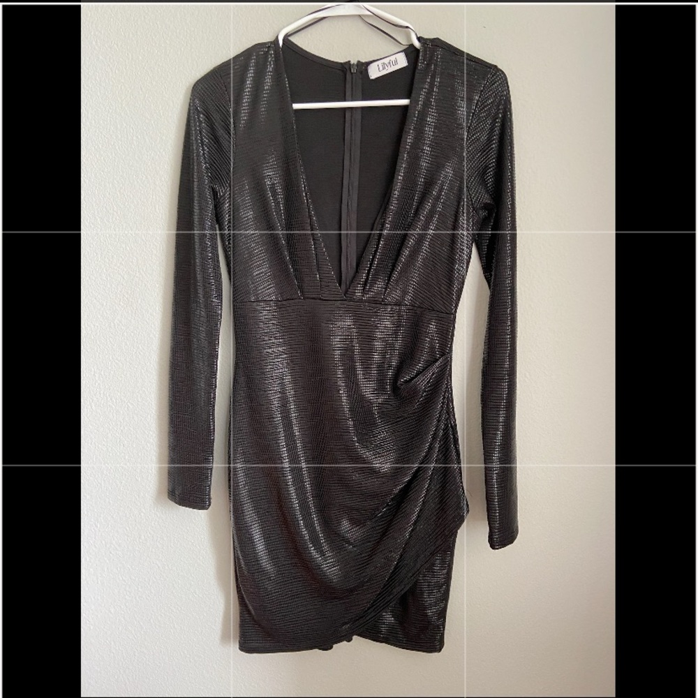 Shimmery Black lLong Sleeve Mini Dresz